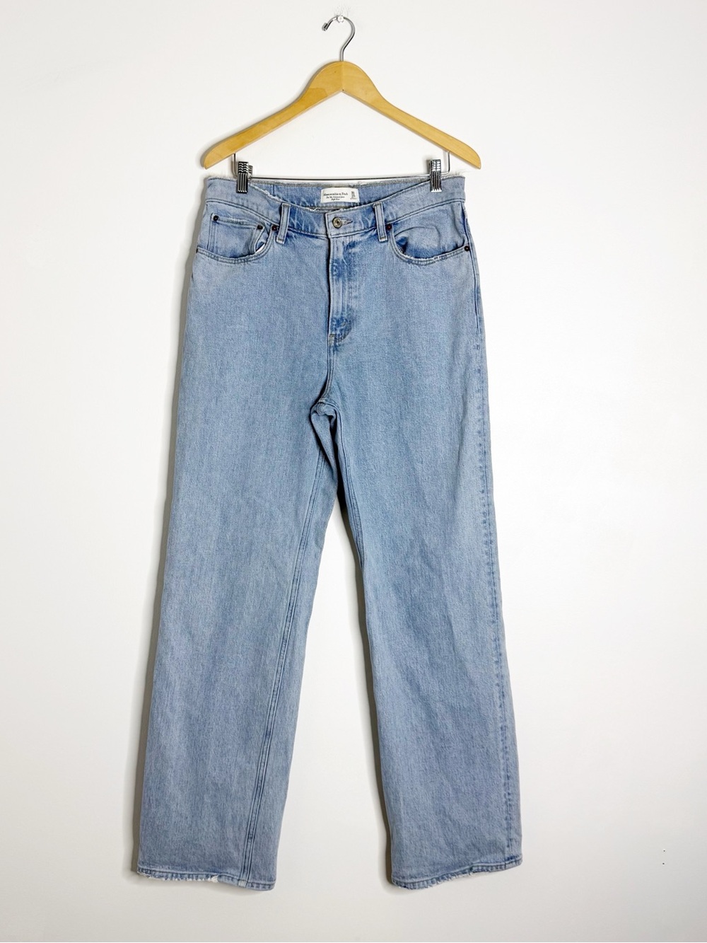 Abercrombie & Fitch 90s Relaxed High Rise Jeans Light Wash Size 30 / 10L